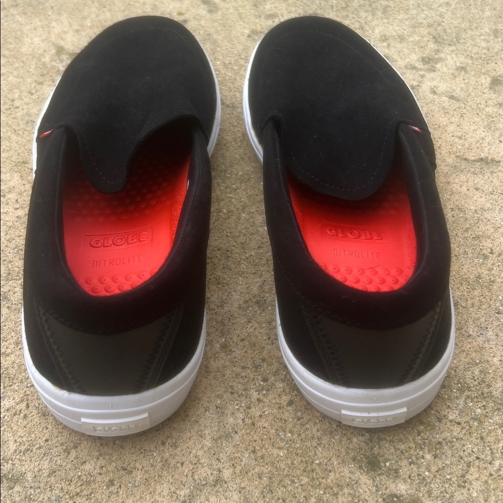 GLOBE Men's Castrolyt Black Suede Slip on Sneakers Size 12 - Picture 4 of 8
